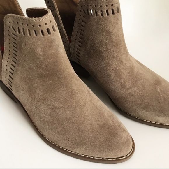 Lucky Brand Tan Leather Block Heel Ankle Boots Women’s Size 6 NWOT Fall Classic - Picture 3 of 7